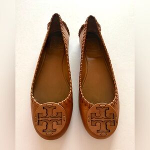 Tory Burch Gabi Ballet Flats Caramel Tan Leather 8.5 Double T Medallion Logo